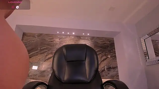 kylamorrison (F milf) - Fingering pussy