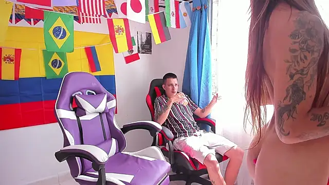 Model: parejacaliente20154
