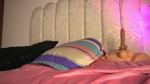 pocahotass_11 webcam