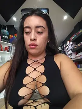 MissNyraSecret webcam