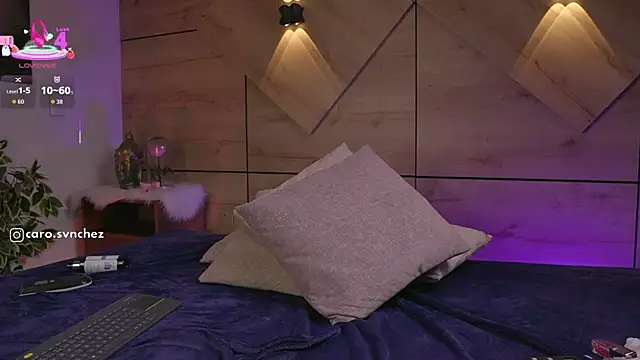 caro_sanchezz webcam