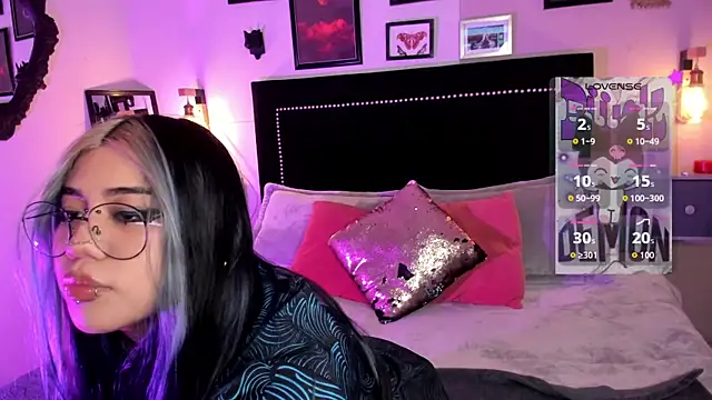 pinkk_deemon live cam on StripChat