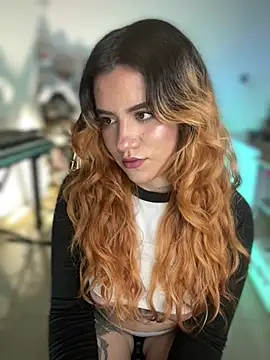 NikkiNix webcam