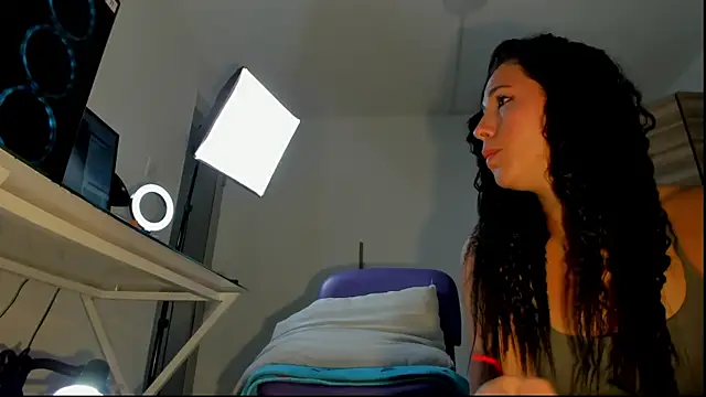 Nata_bernett live cam on StripChat