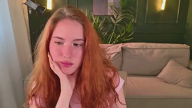 ChloeAster webcam