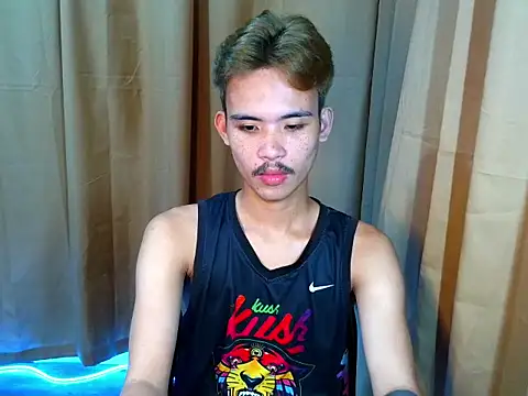 UrasianCummer02 webcam