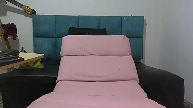 chirlleyy - Chirlleyy's free webcam - UK Sex Cams