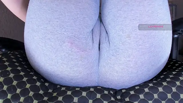 Cameltoe_squirt_inPants webcam