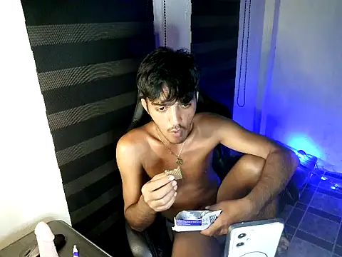 Spicy_RowyCam webcam