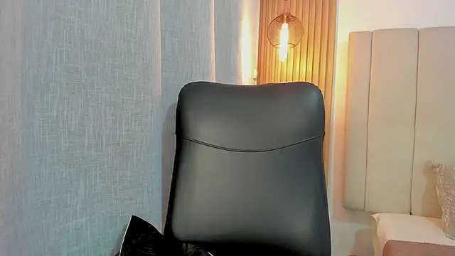 Victoria_Rosee live cam on StripChat