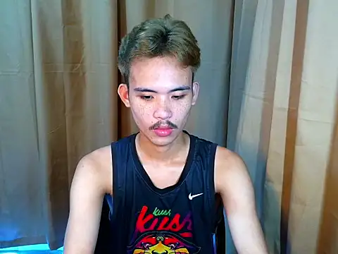 UrasianCummer02 webcam