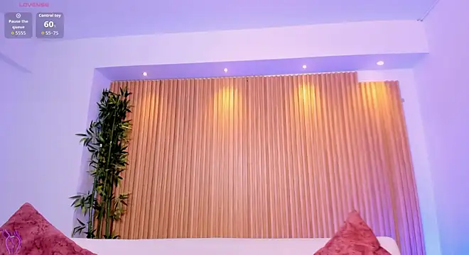 charlottewhitte webcam