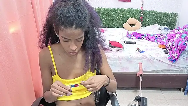thianahorny webcam