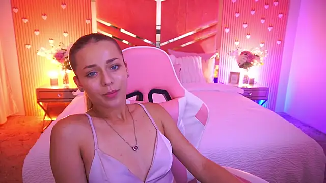 DoveLovee webcam