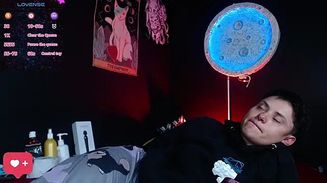 girl_intense444 webcam