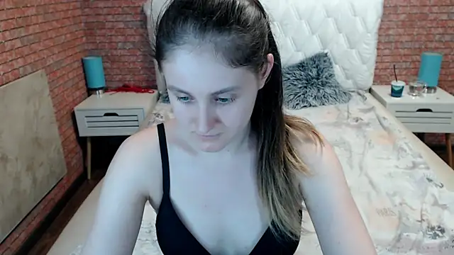 Holliy_Cooper webcam