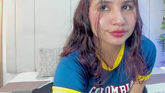 Victoria_Rosee webcam