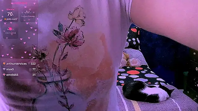 NinaYellow webcam