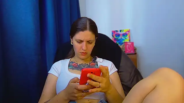 Ann_mikela webcam