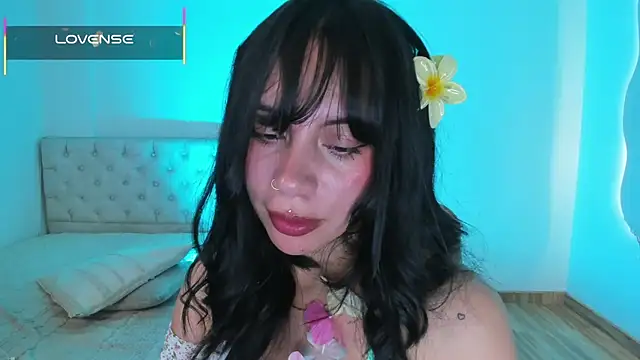 Silvanna-Moree live cam on StripChat