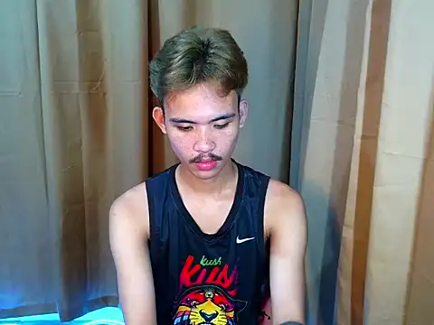 UrasianCummer02 webcam