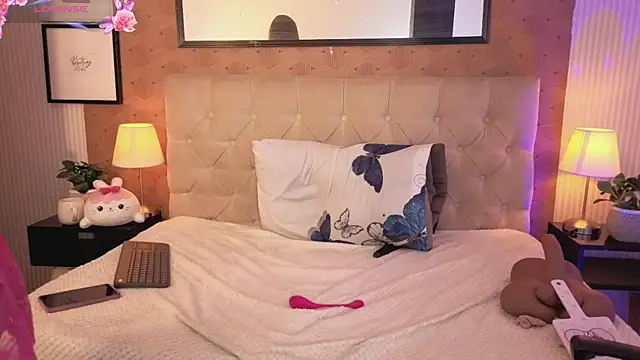 Isabella_cherry69 webcam