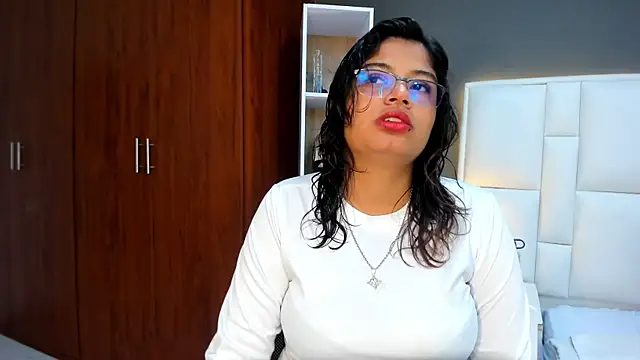 yeral2017 live cam on StripChat
