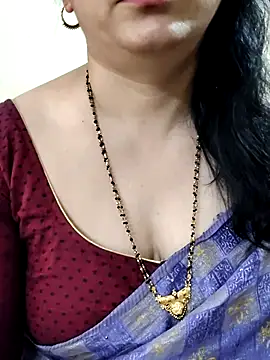 Yazhini-Cam live cam on StripChat