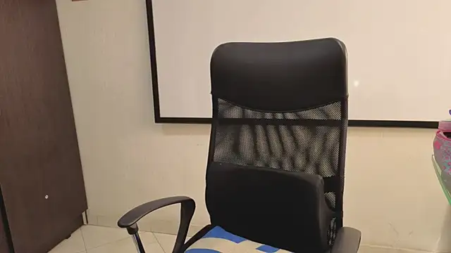 Happy_tits webcam