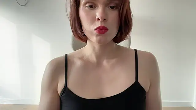 stacyluxxe webcam stripchat model stream image