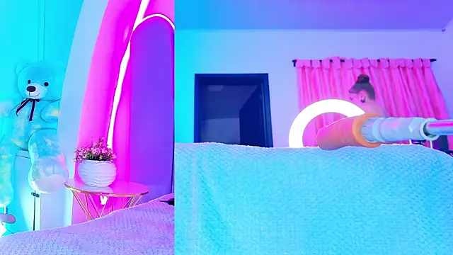 NathaxaLeans webcam