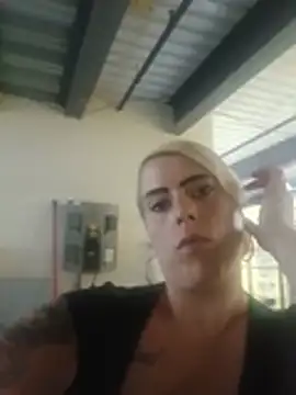 Shirley0810 webcam