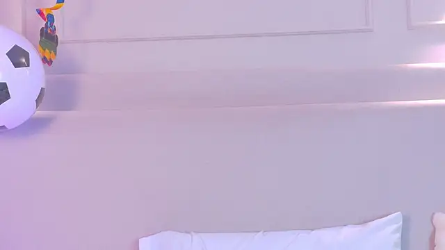 NaomiKlarc