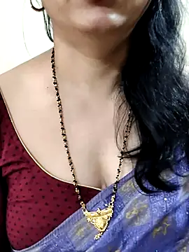 Yazhini-Cam