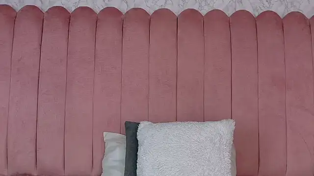 SCARLHETTBROWN webcam
