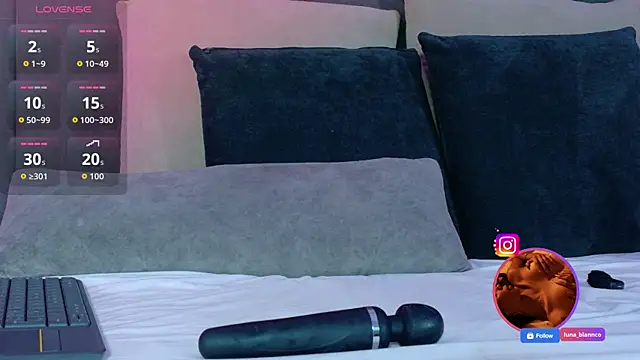 luna_blannco webcam