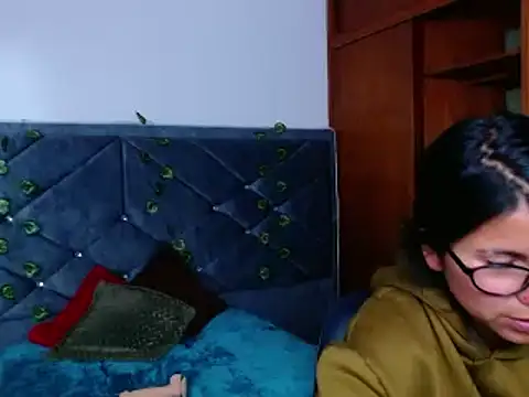 Alisha_Gamskar13 webcam