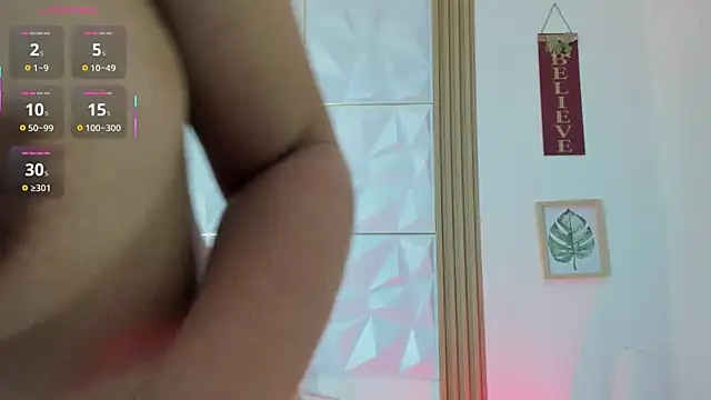 Anniee_333 webcam