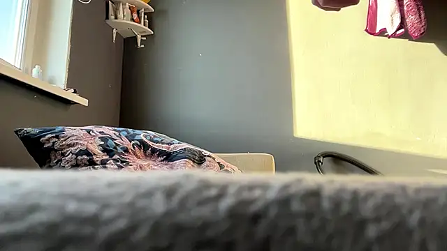 liyastile (F young) - take off my pants