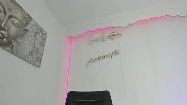 Rpoolrboy's room