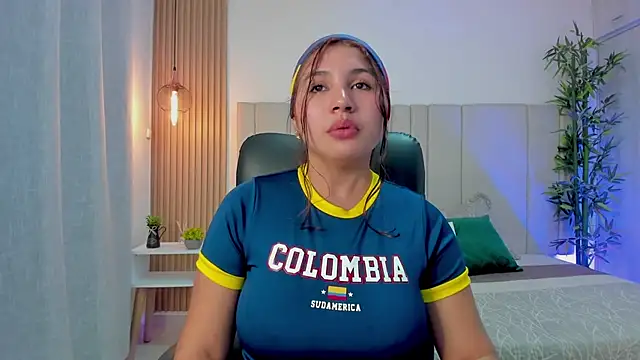 Victoria_Rosee webcam