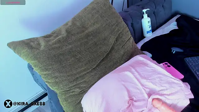 Kira_Exe_ webcam