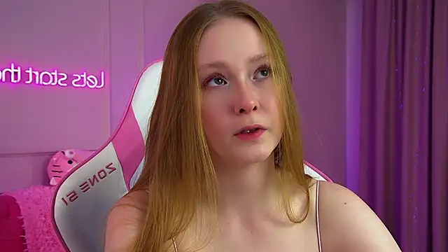 AgataFoxley webcam