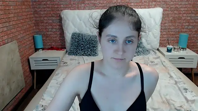 Holliy_Cooper webcam