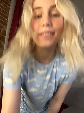 LovelyMiu webcam
