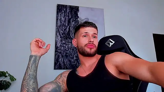 santos_ramirez1 - Santos_ramirez1's free webcam - UK Sex Cams