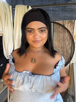 HoneyBunXXX webcam