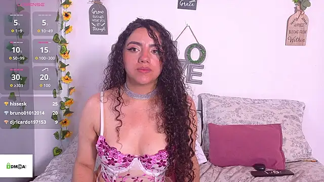 emiily_curly webcam