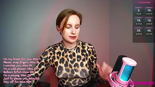 KinkyMissCherry webcam