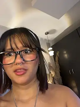 Ivi_Aiko webcam